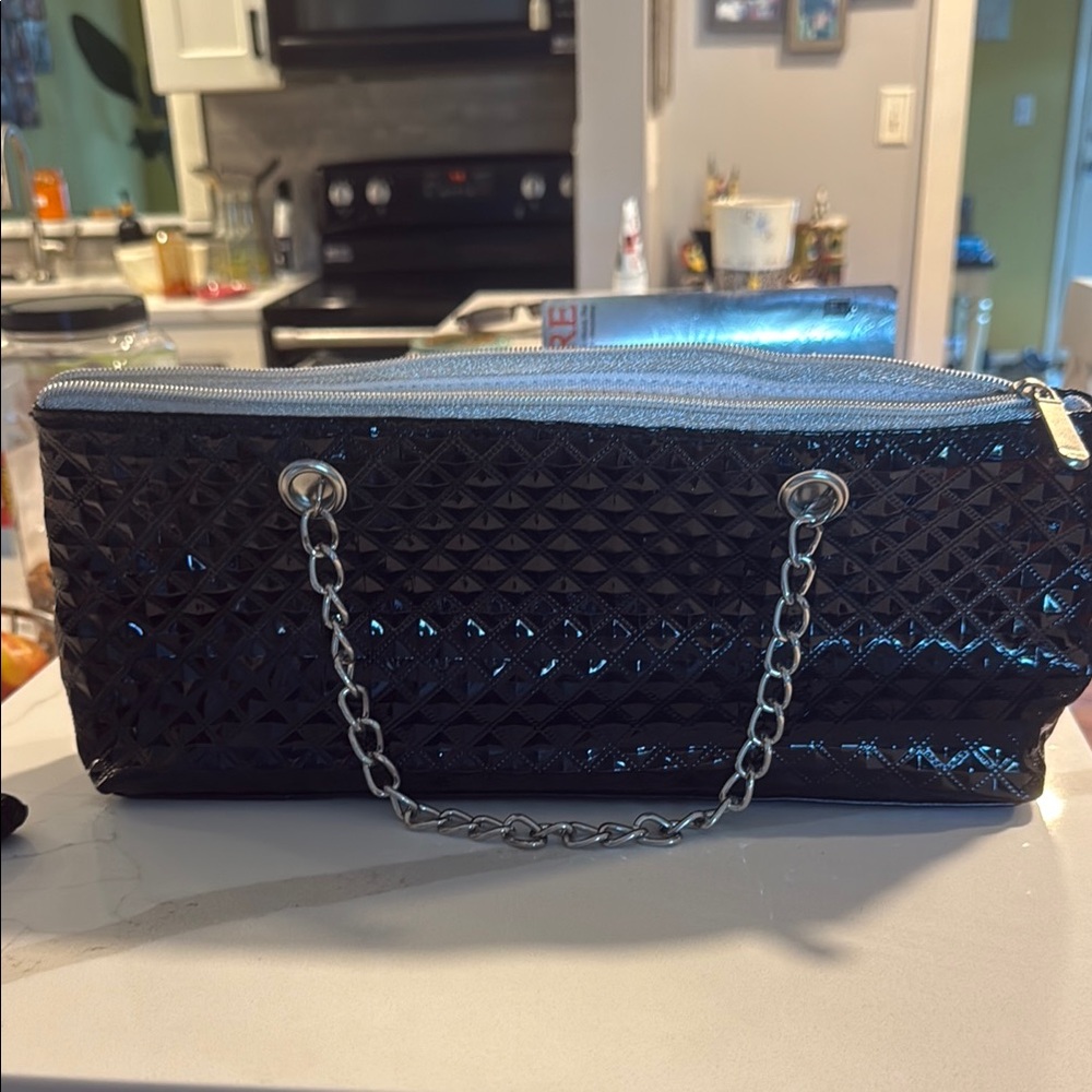 Glossy Black Insulated Wine Bag with Red Bottom Wine Stopper